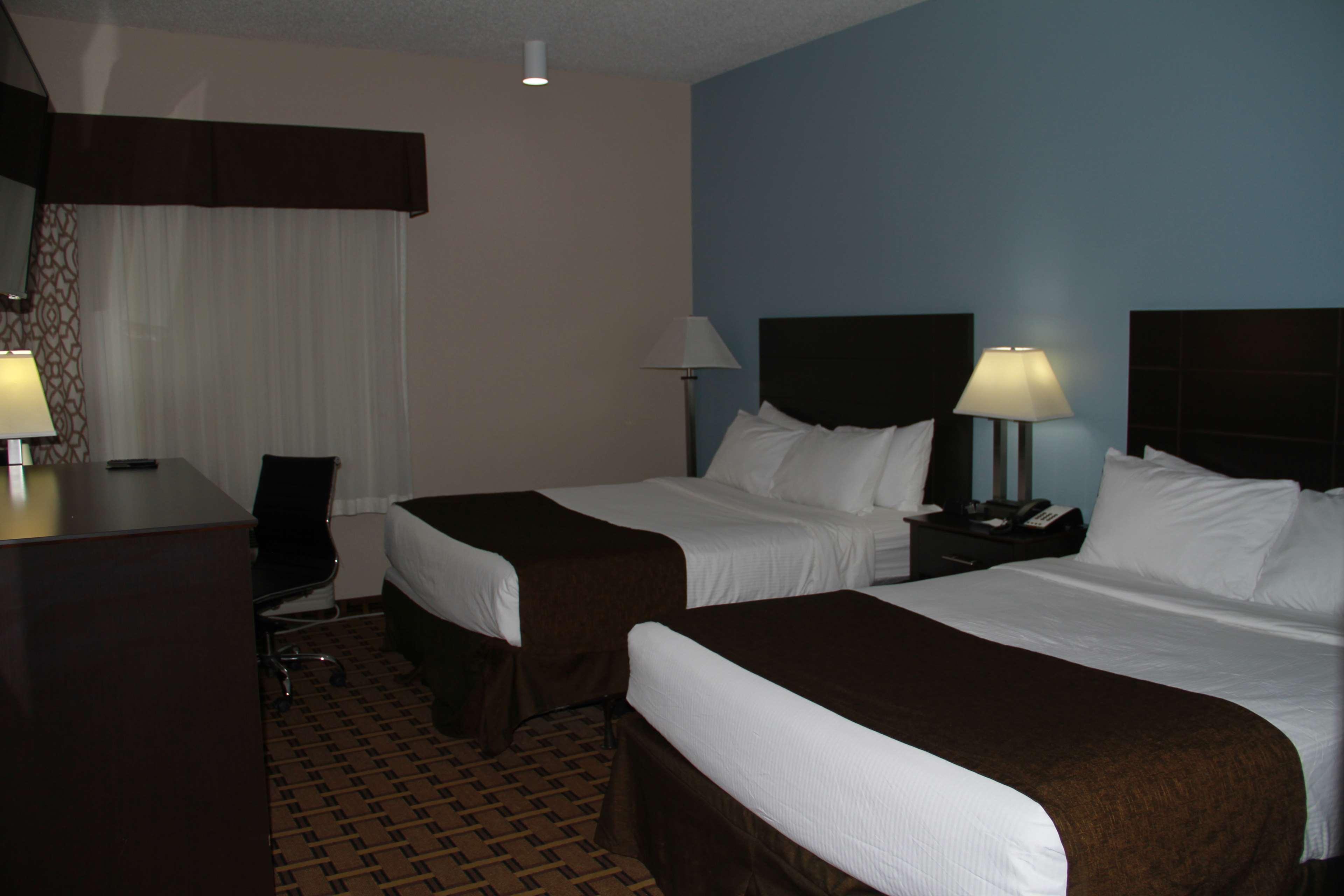 Surestay Plus Hotel By Best Western Coralville Iowa City Room photo