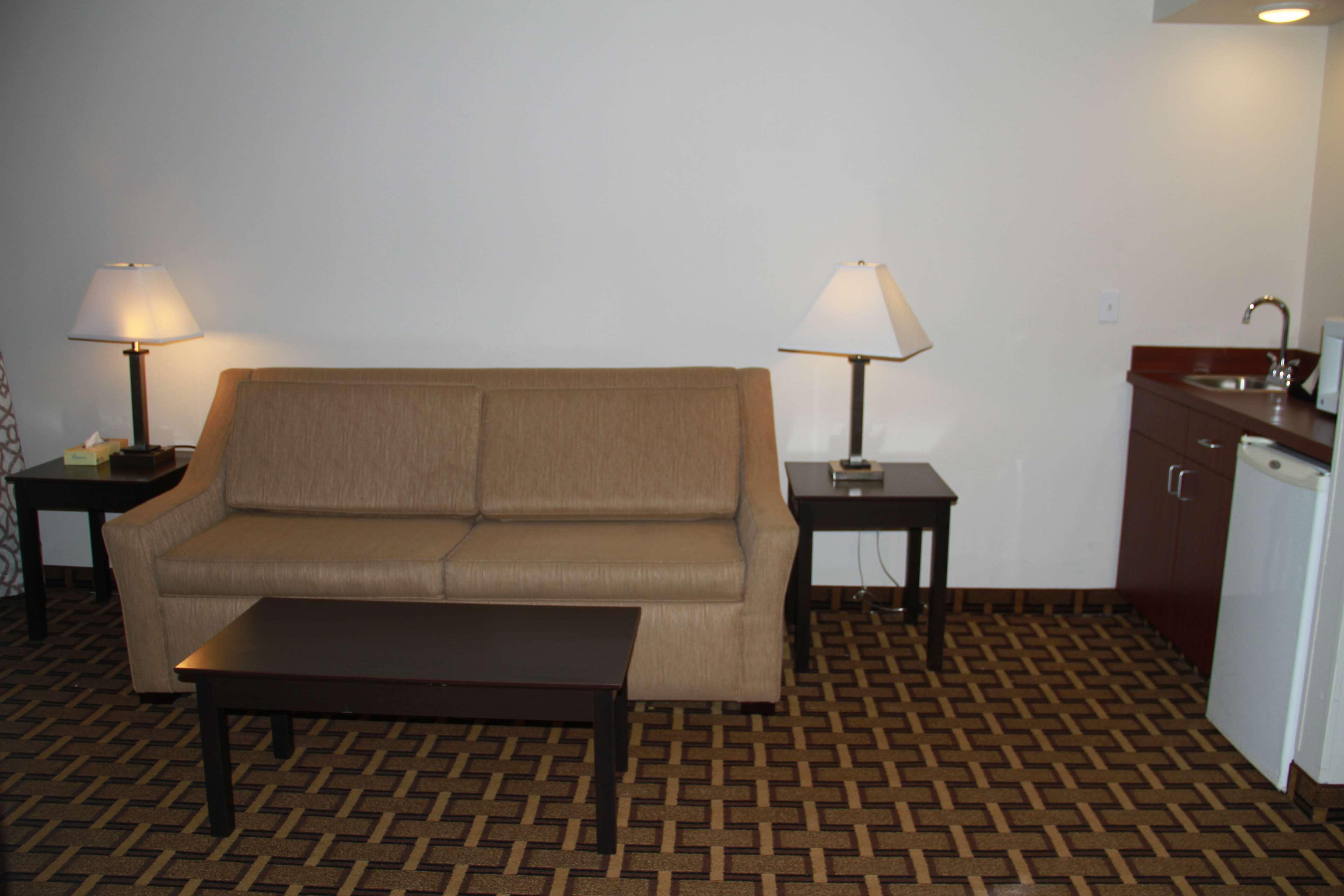 Surestay Plus Hotel By Best Western Coralville Iowa City Room photo