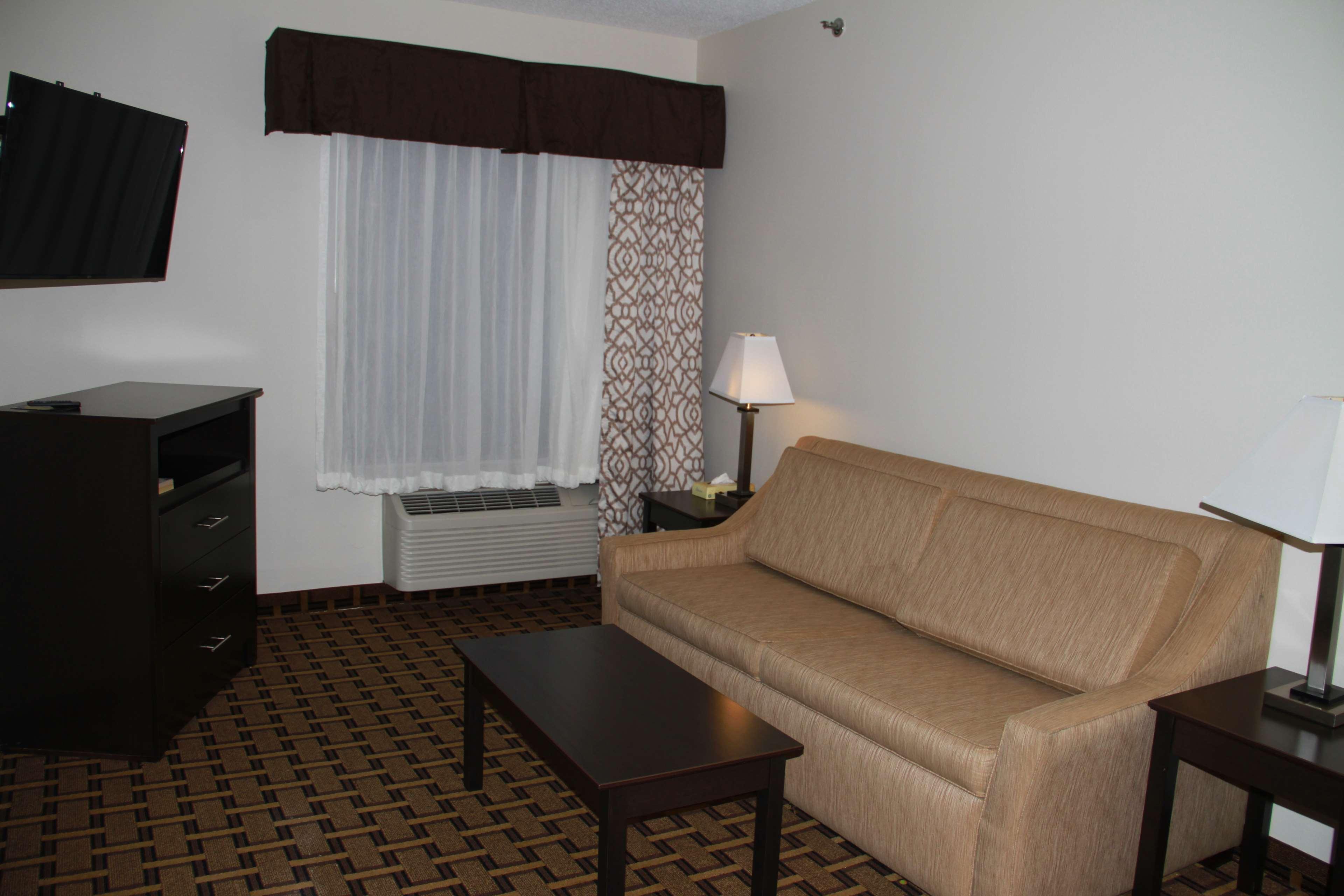 Surestay Plus Hotel By Best Western Coralville Iowa City Room photo